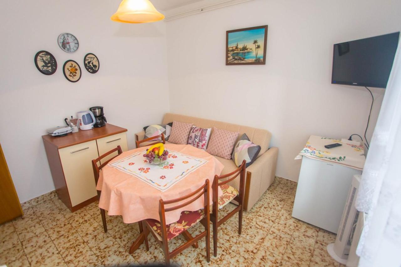 Apartment Complex Nevia Porec Esterno foto