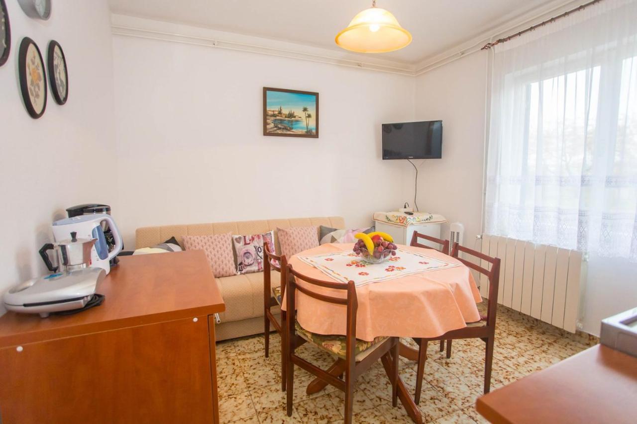Apartment Complex Nevia Porec Esterno foto