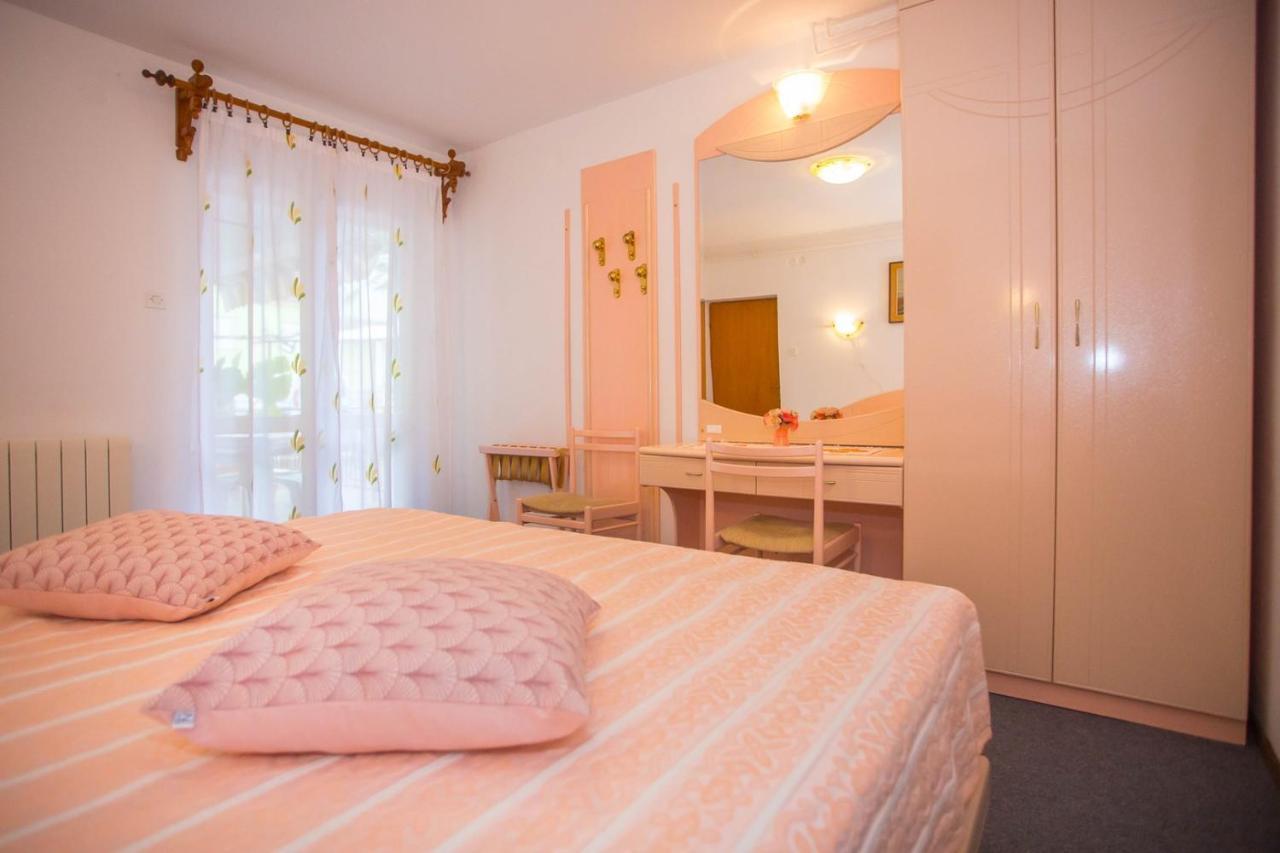 Apartment Complex Nevia Porec Esterno foto